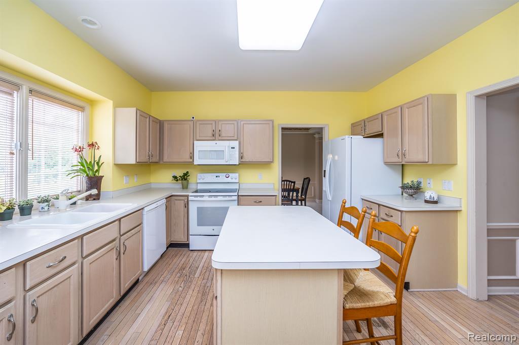 1775 Tremont Road Canton, MI 48188 - Photo 17 of 47