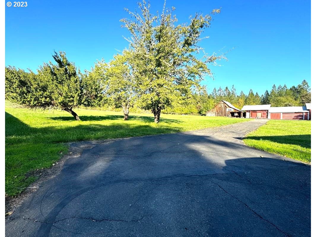 3304 North Myrtle Road Myrtle Creek, OR 97457 - Photo 20 of 43 Gallery Image 20