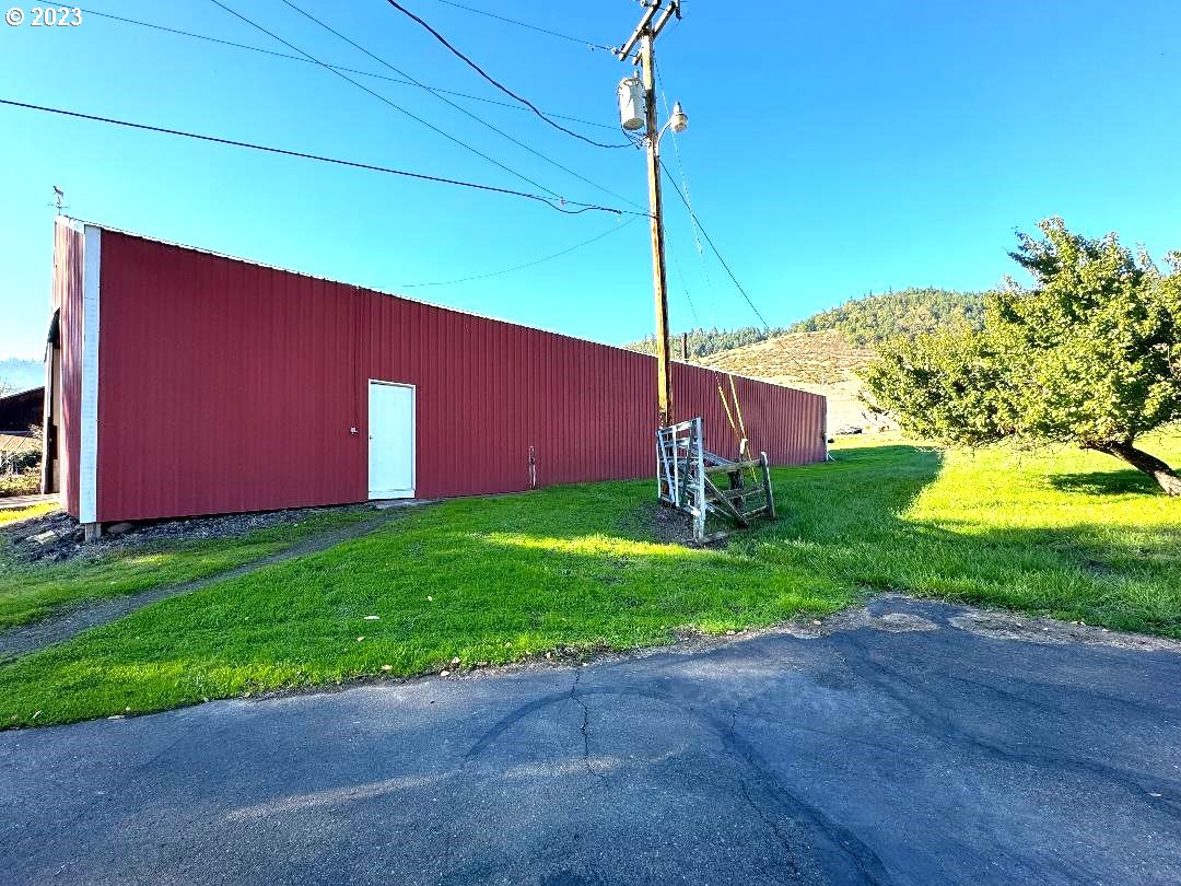 3304 North Myrtle Road Myrtle Creek, OR 97457 - Photo 21 of 43 Gallery Image 21