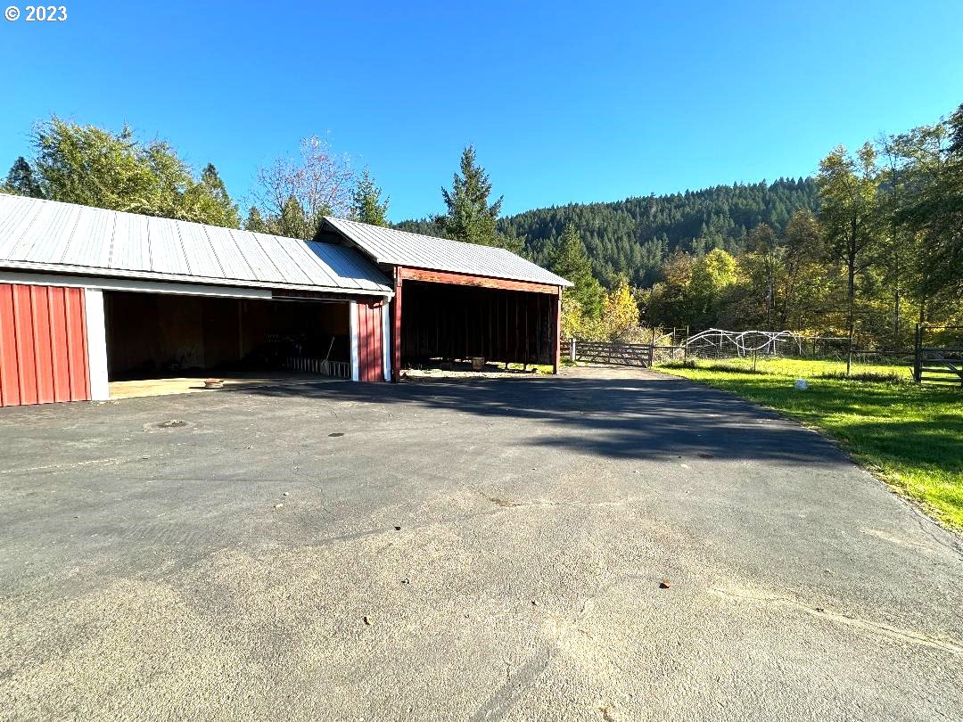 3304 North Myrtle Road Myrtle Creek, OR 97457 - Photo 28 of 43 Gallery Image 28
