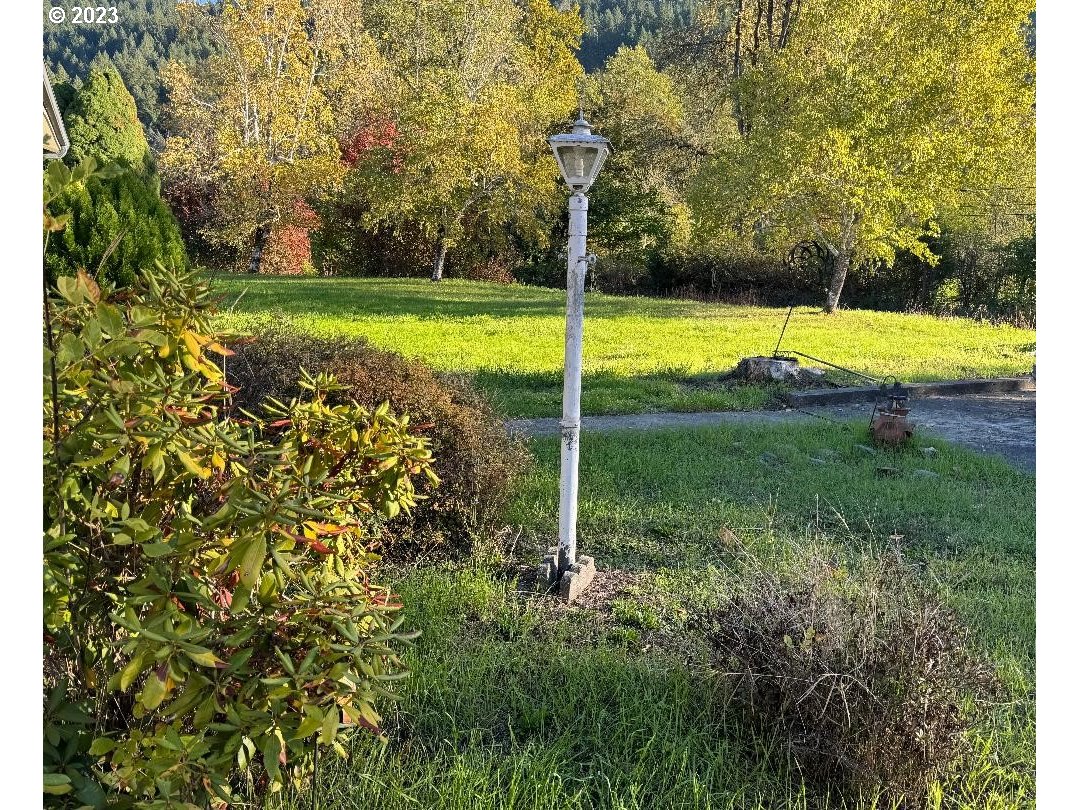 3304 North Myrtle Road Myrtle Creek, OR 97457 - Photo 3 of 43 Gallery Image 3