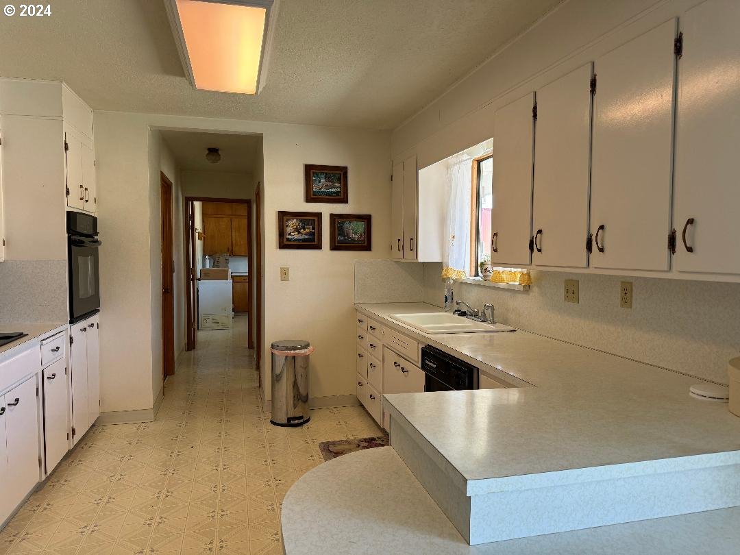 3304 North Myrtle Road Myrtle Creek, OR 97457 - Photo 9 of 43 Gallery Image 9