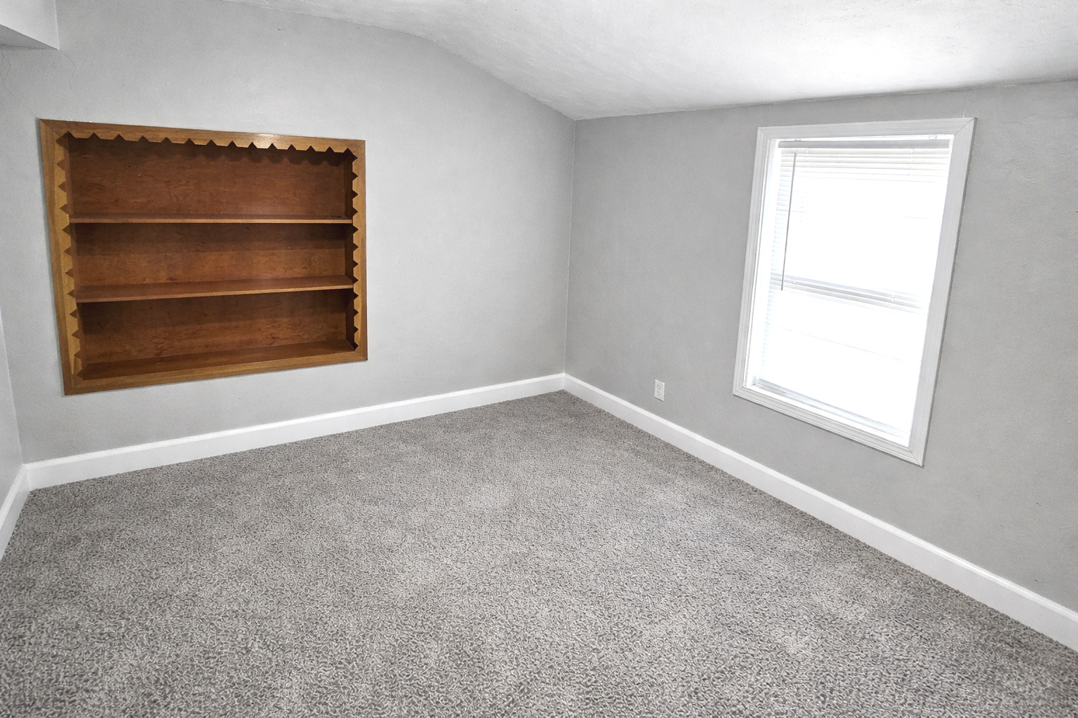 36107 North Green Bay Road Waukegan, IL 60087 - Photo 11 of 17 a view of an empty room with a window