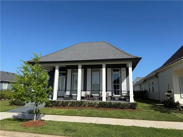 $810,500 | 133 Bay Tree Manor Drive, Covington, LA 70433