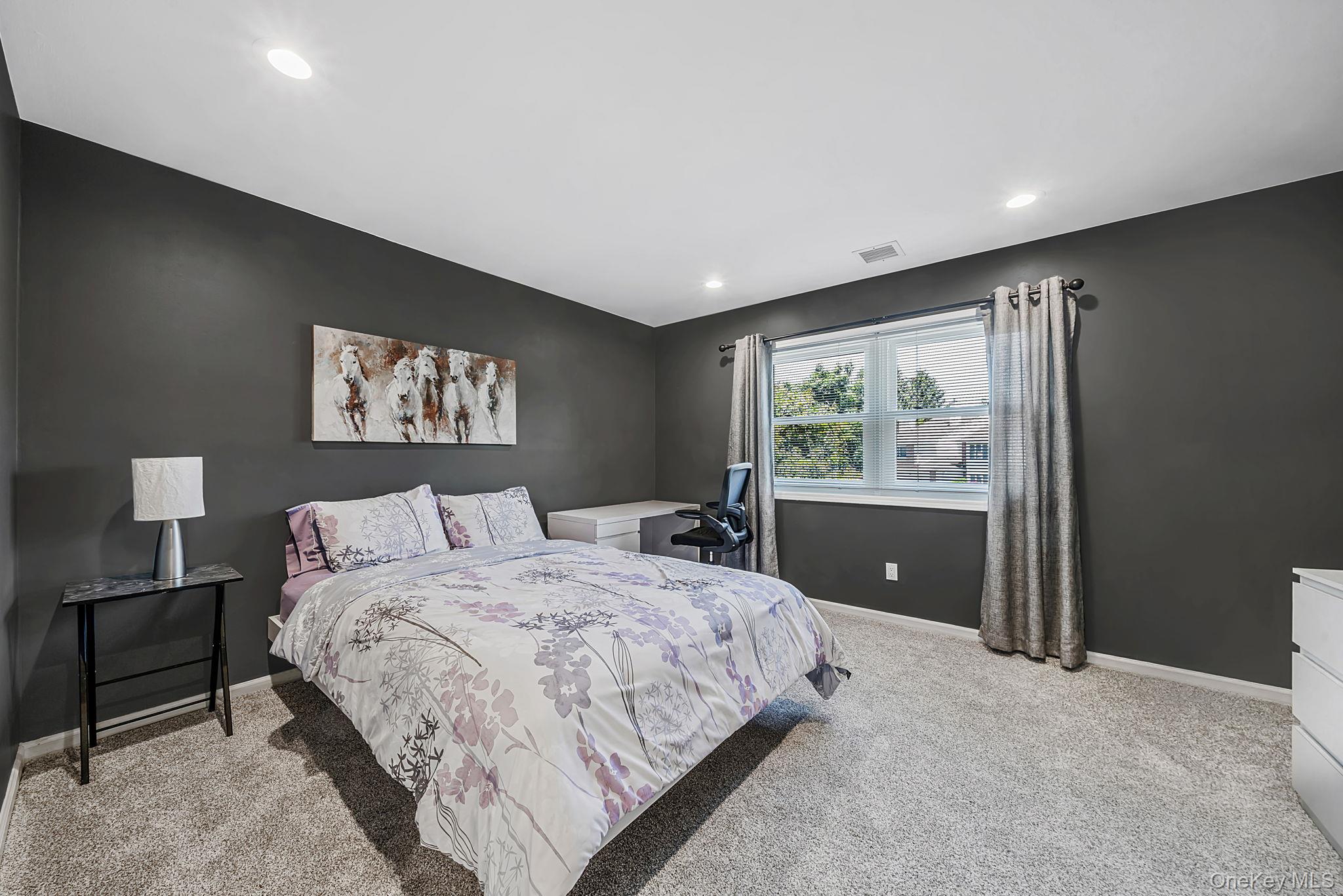 86 Hamlet Drive Commack, NY 11725 - Photo 27 of 36 En-suite Bedroom #3