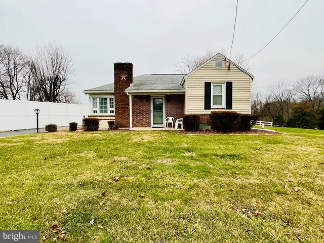 $1,700 | 2510 Whiteford Road, Whiteford, MD 21160