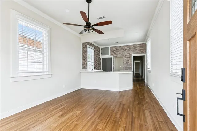 $2,400 | 2009 Governor Nicholls Street, New Orleans, LA 70116