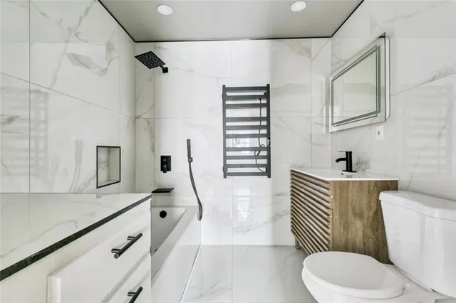 $2,400 | 2009 Governor Nicholls Street, New Orleans, LA 70116