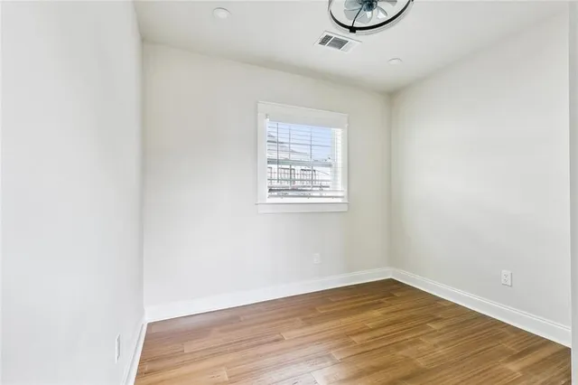 $2,400 | 2009 Governor Nicholls Street, New Orleans, LA 70116