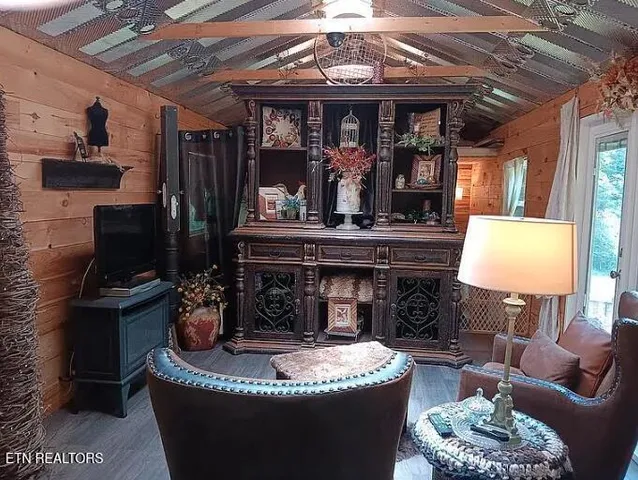 $949,900 | 158-168 County Road 484, Englewood, TN 37329