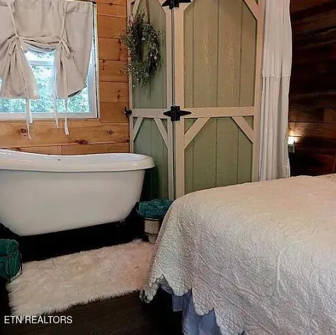 $949,900 | 158-168 County Road 484, Englewood, TN 37329