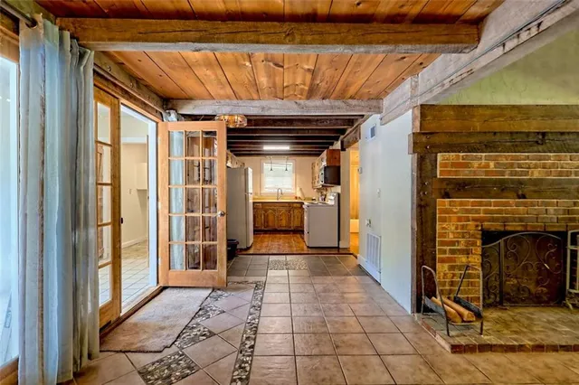 a view of entryway with a couch