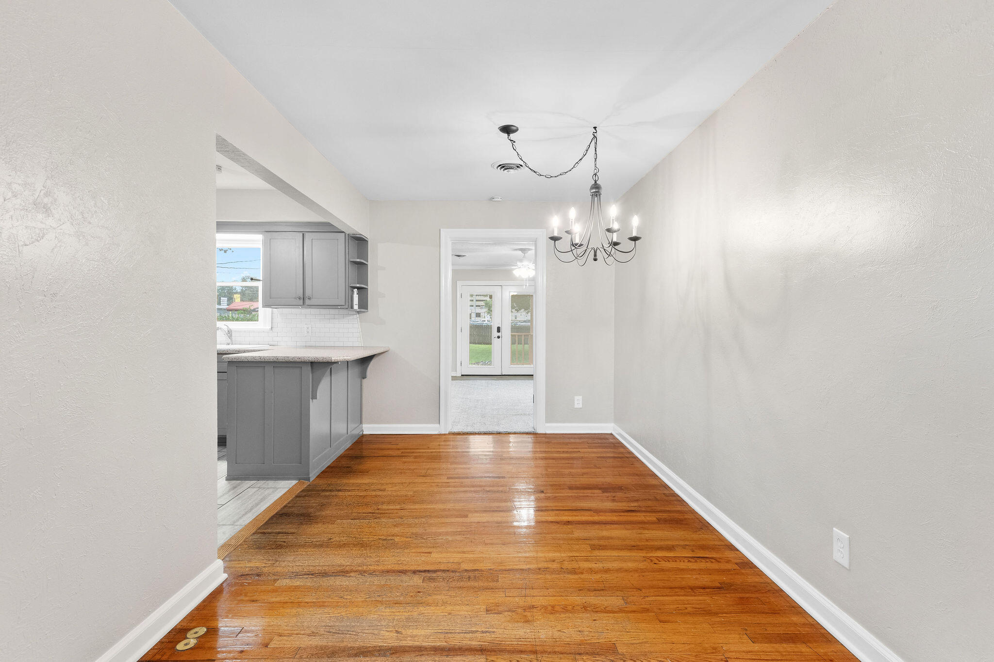 1328 East University Street Springfield, MO 65804 - Photo 8 of 23 FrameandFocus_WEBorMLS-8-2