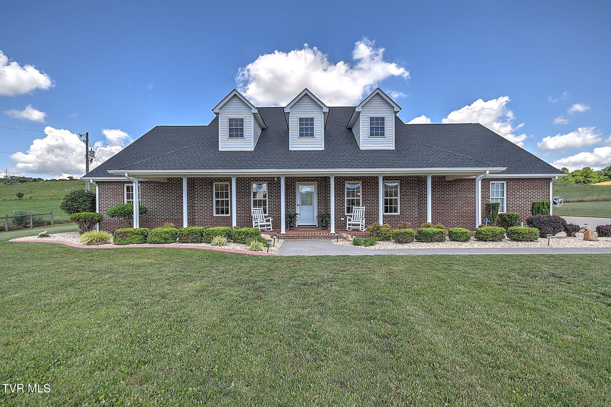 18137 Old Jonesboro Road Bristol, VA 24202 - Photo 5 of 90 1-web-or-mls-18137 Old Joboro GUnit-6