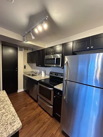 $2,000 | 4180 North Marine Drive, Unit 308, Chicago, IL 60613