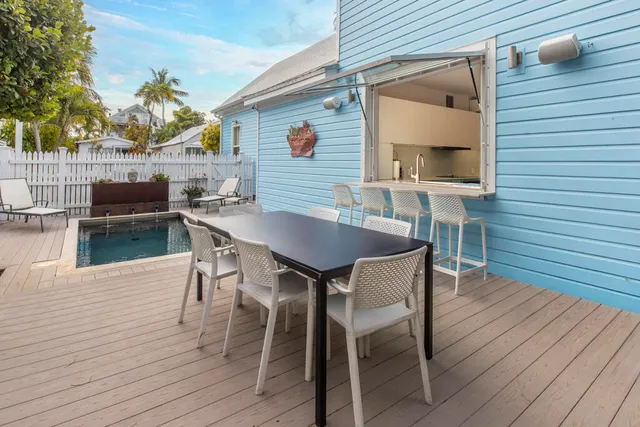 $2,825,000 | 525 Louisa Street, Key West, FL 33040