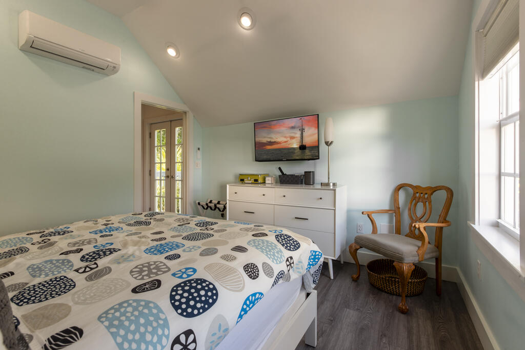 525 Louisa Street Key West, FL 33040 - Photo 27 of 43 525 Louisa Medium--49