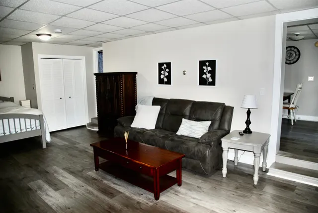 $1,800 | 285 East Side Drive, Concord, NH 03301