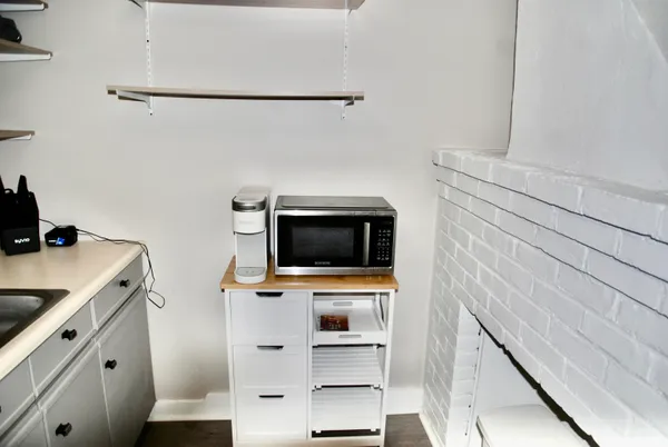 $1,800 | 285 East Side Drive, Concord, NH 03301