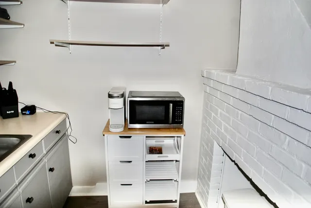 $1,800 | 285 East Side Drive, Concord, NH 03301