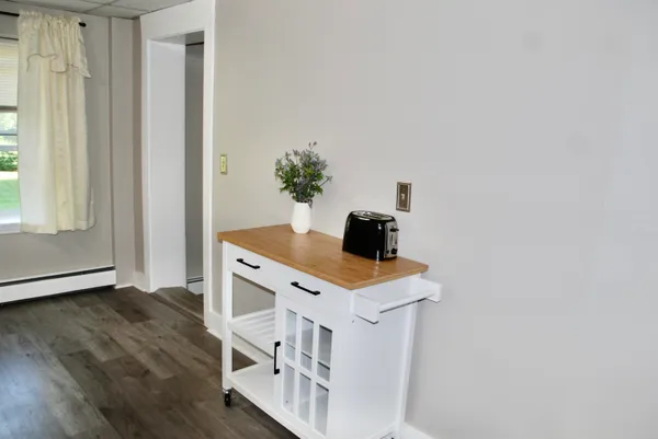 $1,800 | 285 East Side Drive, Concord, NH 03301