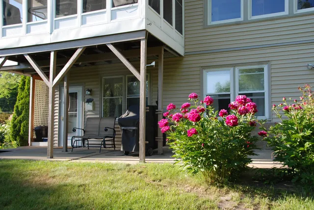 $1,800 | 285 East Side Drive, Concord, NH 03301