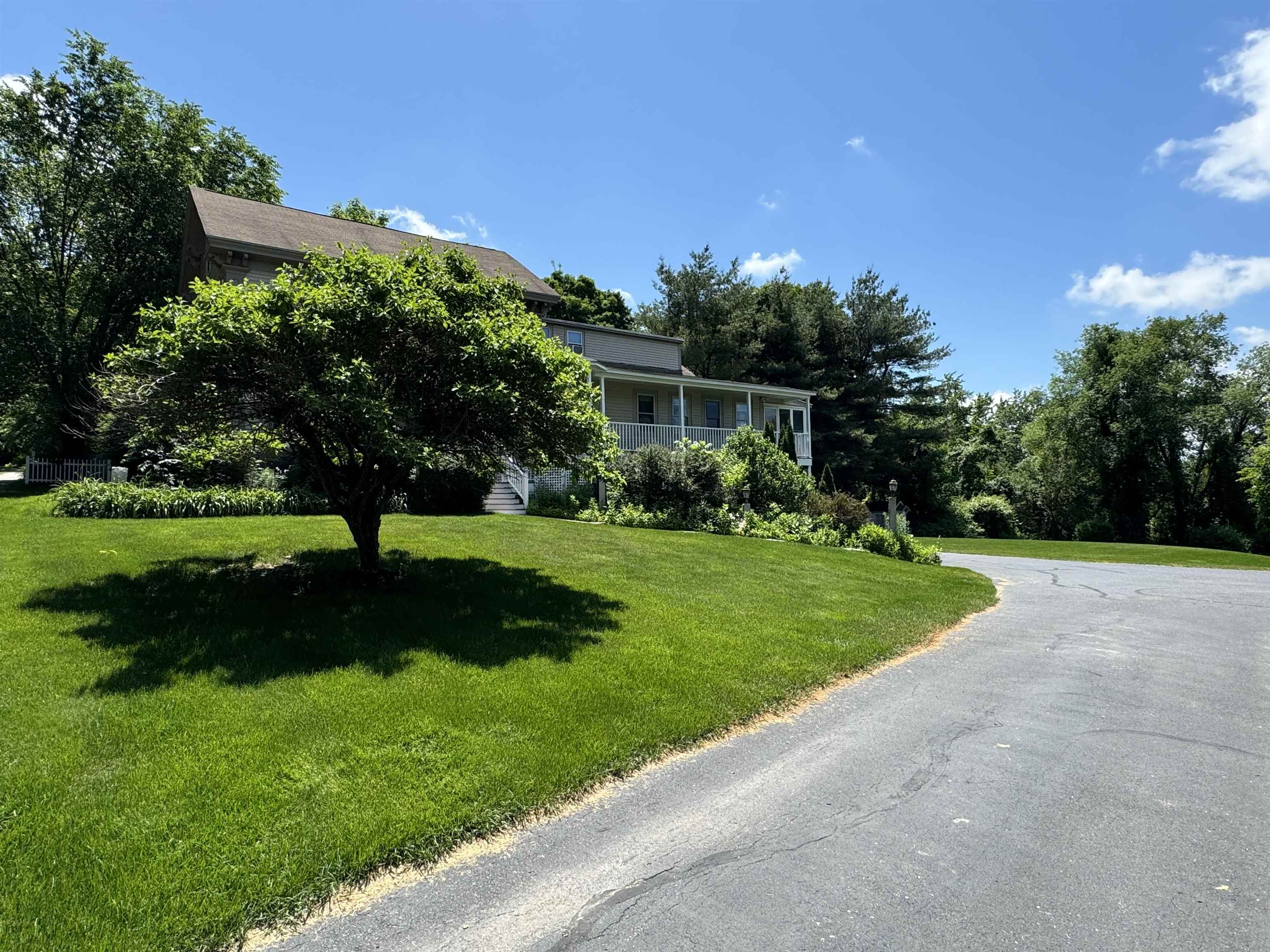 285 East Side Drive Concord, NH 03301 - Photo 3 of 19