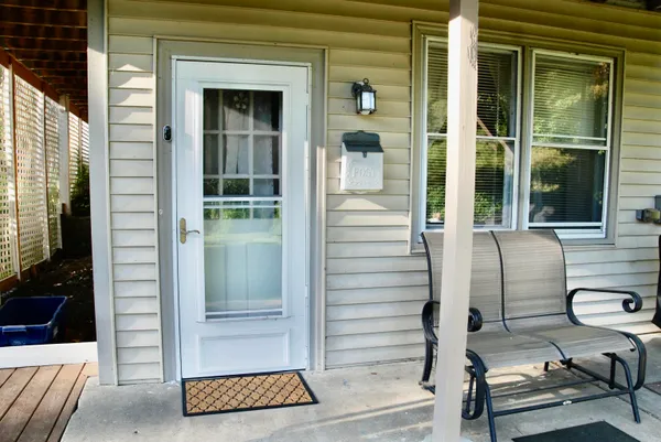 $1,800 | 285 East Side Drive, Concord, NH 03301