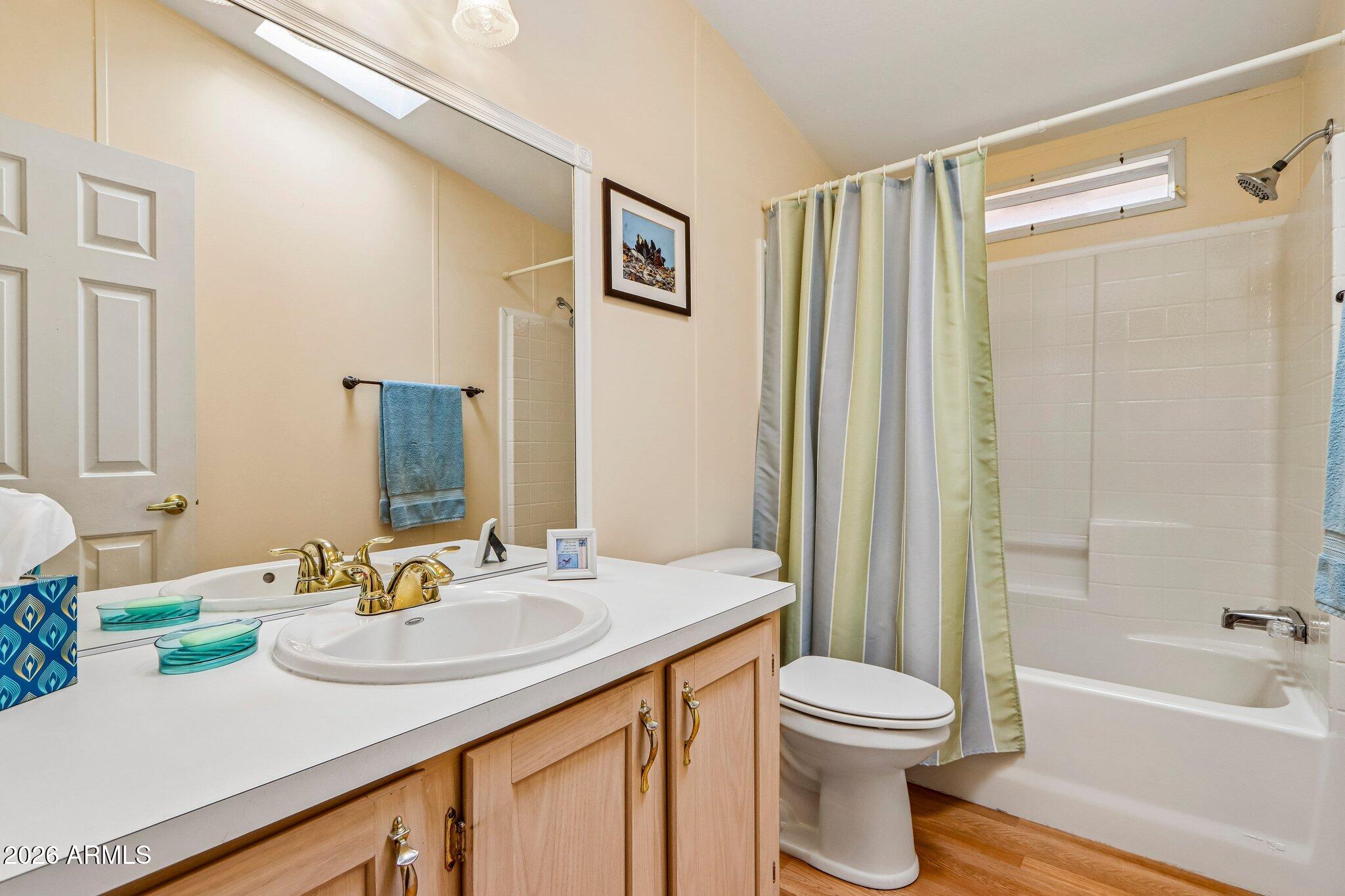 114 South Pinecrest Road Payson, AZ 85541 - Photo 25 of 40 a bathroom with a sink a toilet and shower