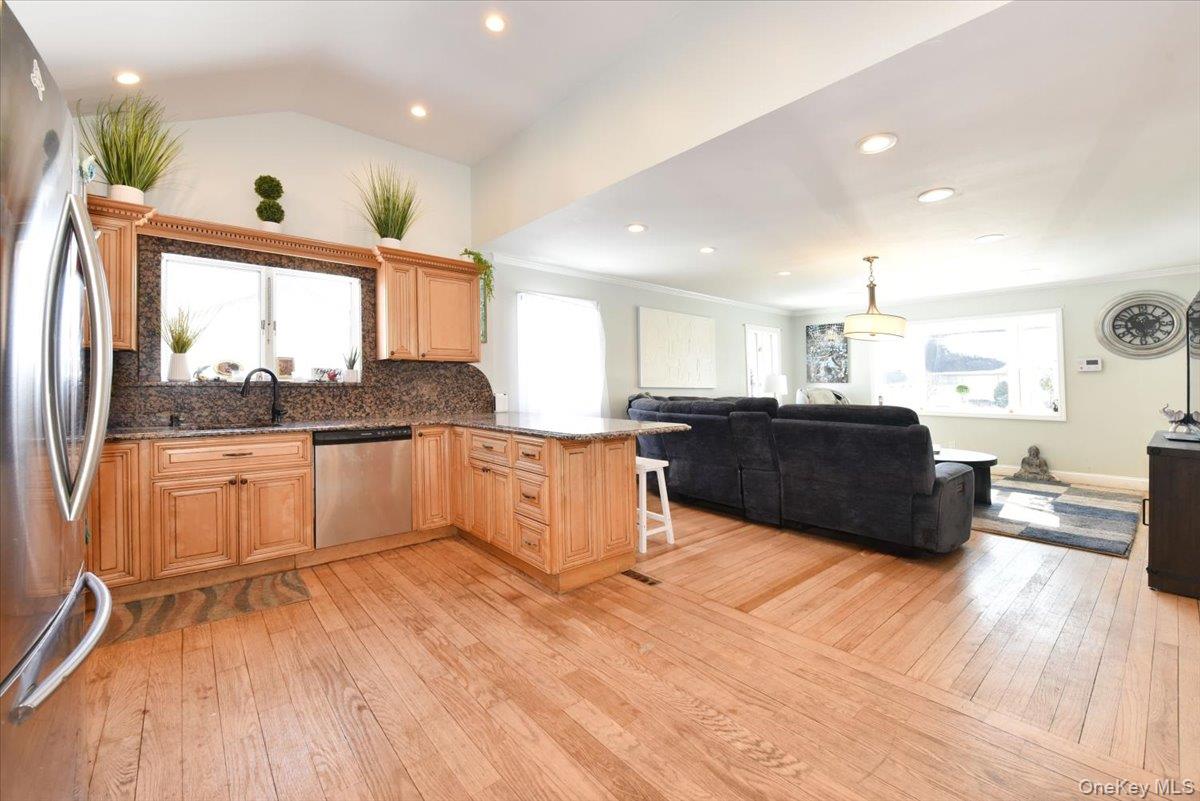 1721 Michael William Road Merrick, NY 11566 - Photo 11 of 21