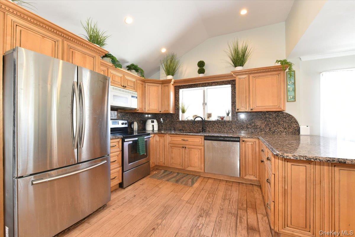 1721 Michael William Road Merrick, NY 11566 - Photo 14 of 21