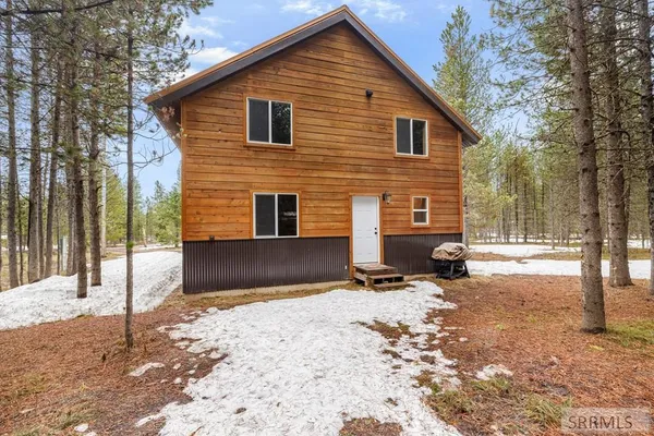$824,900 | 4021 Algenia Lane, Island Park, ID 83429