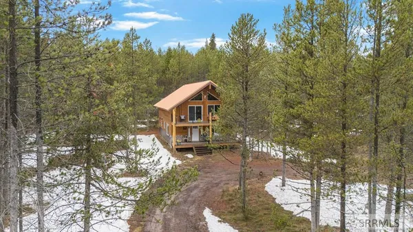 $824,900 | 4021 Algenia Lane, Island Park, ID 83429