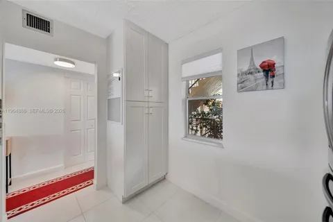 $157,000 | 2801 Somerset Drive, Unit 215, Lauderdale Lakes, FL 33311