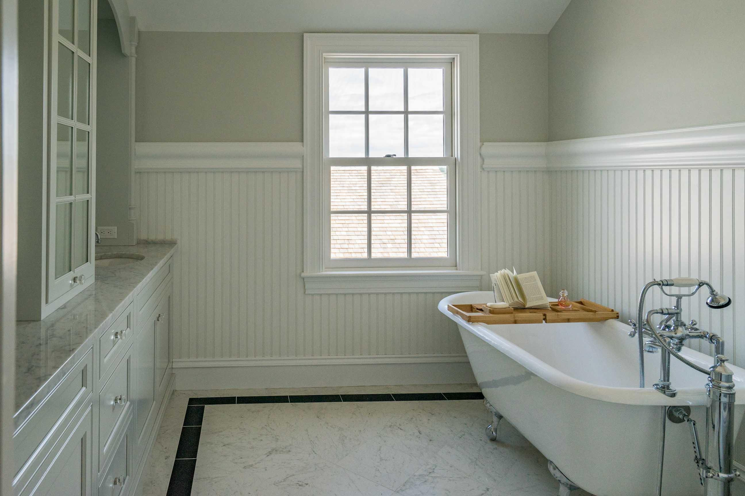 986 Sea View Avenue Osterville, MA 02655 - Photo 25 of 35 a bathroom with a sink and bathtub
