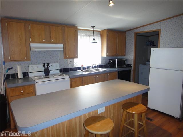 435 Talley Road Reidsville, NC 27320 - Photo 7 of 16 Kitchen.