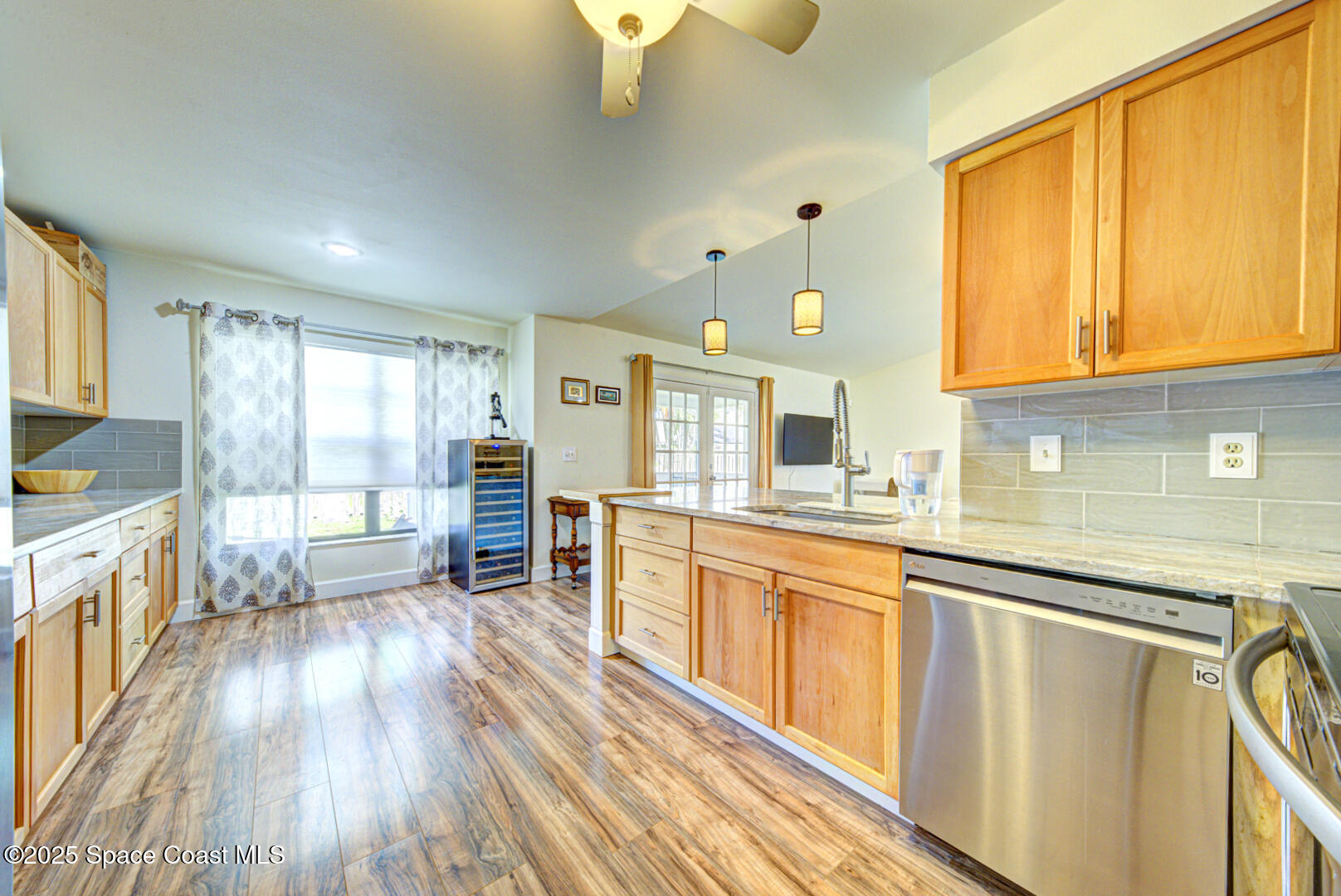 805 Gardener Road Rockledge, FL 32955 - Photo 12 of 38 kitchen with vinyl plank floors