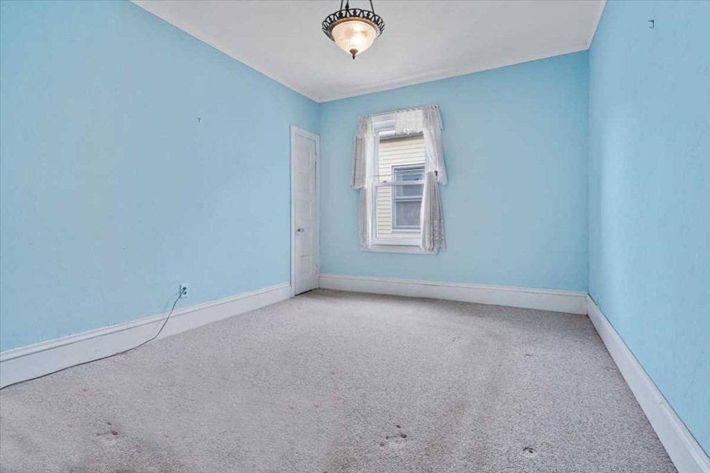 7 Lyon Street Worcester, MA 01604 - Photo 10 of 20 Gallery Image 10
