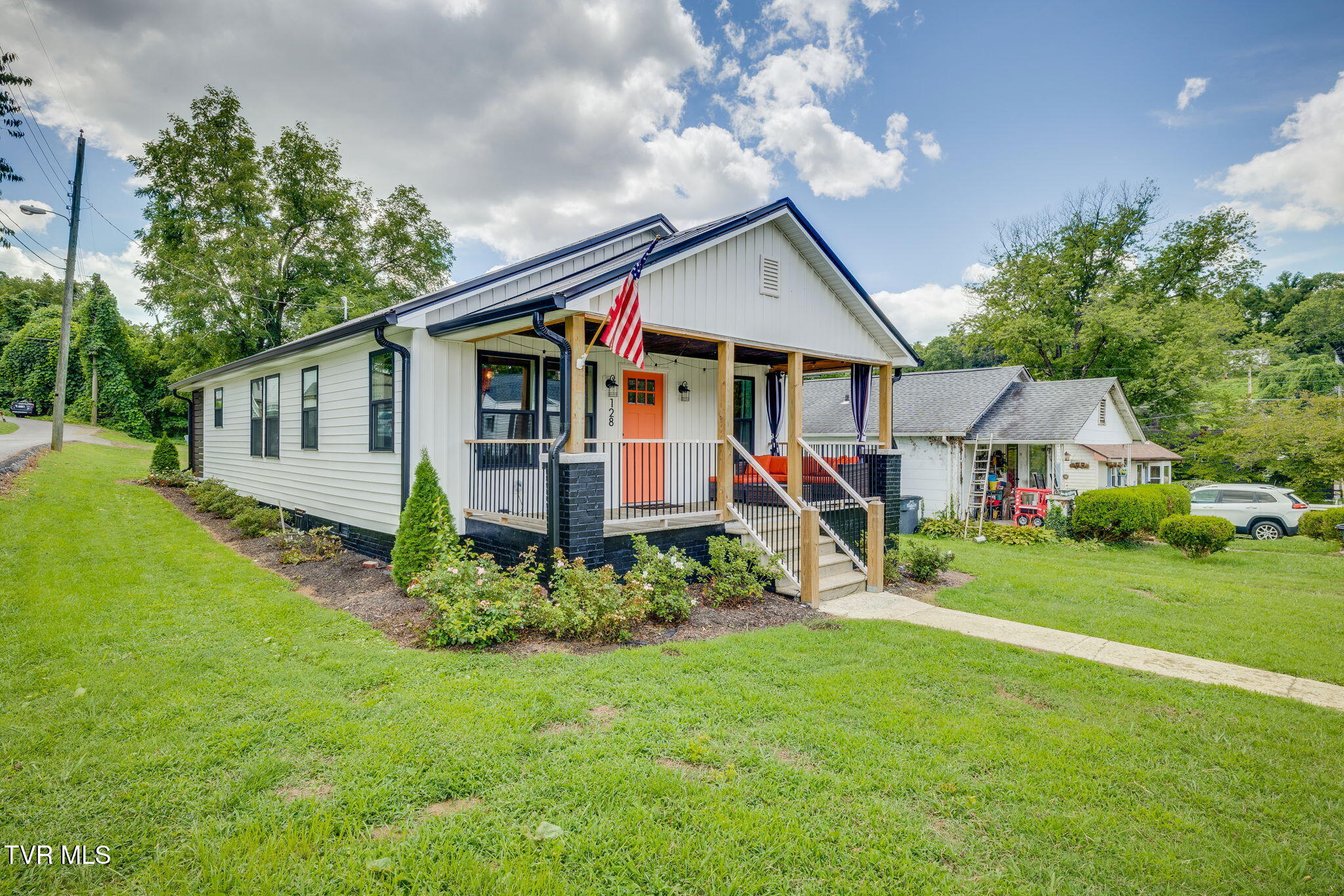 128 Gravely Road Kingsport, TN 37665 - Photo 3 of 33 003 (5)