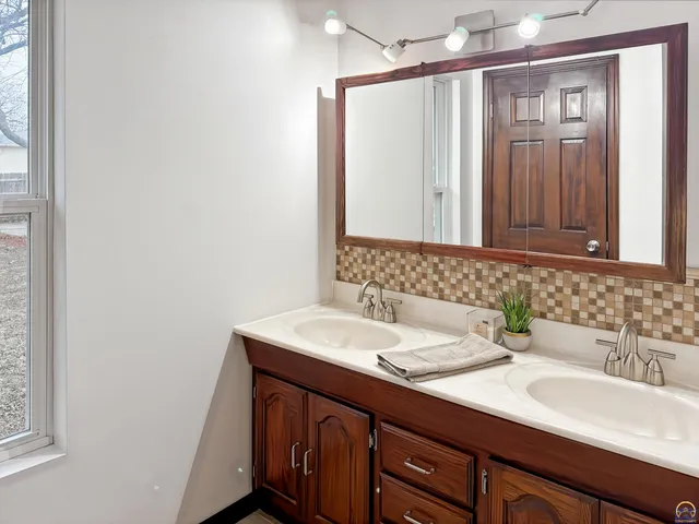 $269,900 | 1701 Luther Street, Emporia, KS 66801