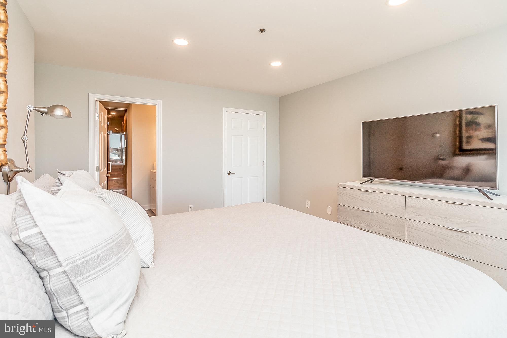 100 Harborview Drive, Unit 1001 Baltimore, MD 21230 - Photo 33 of 64