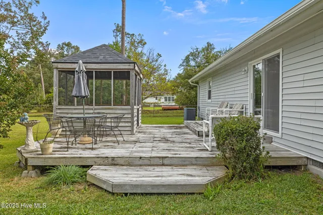 $239,900 | 8202 Highway 70, Newport, NC 28570