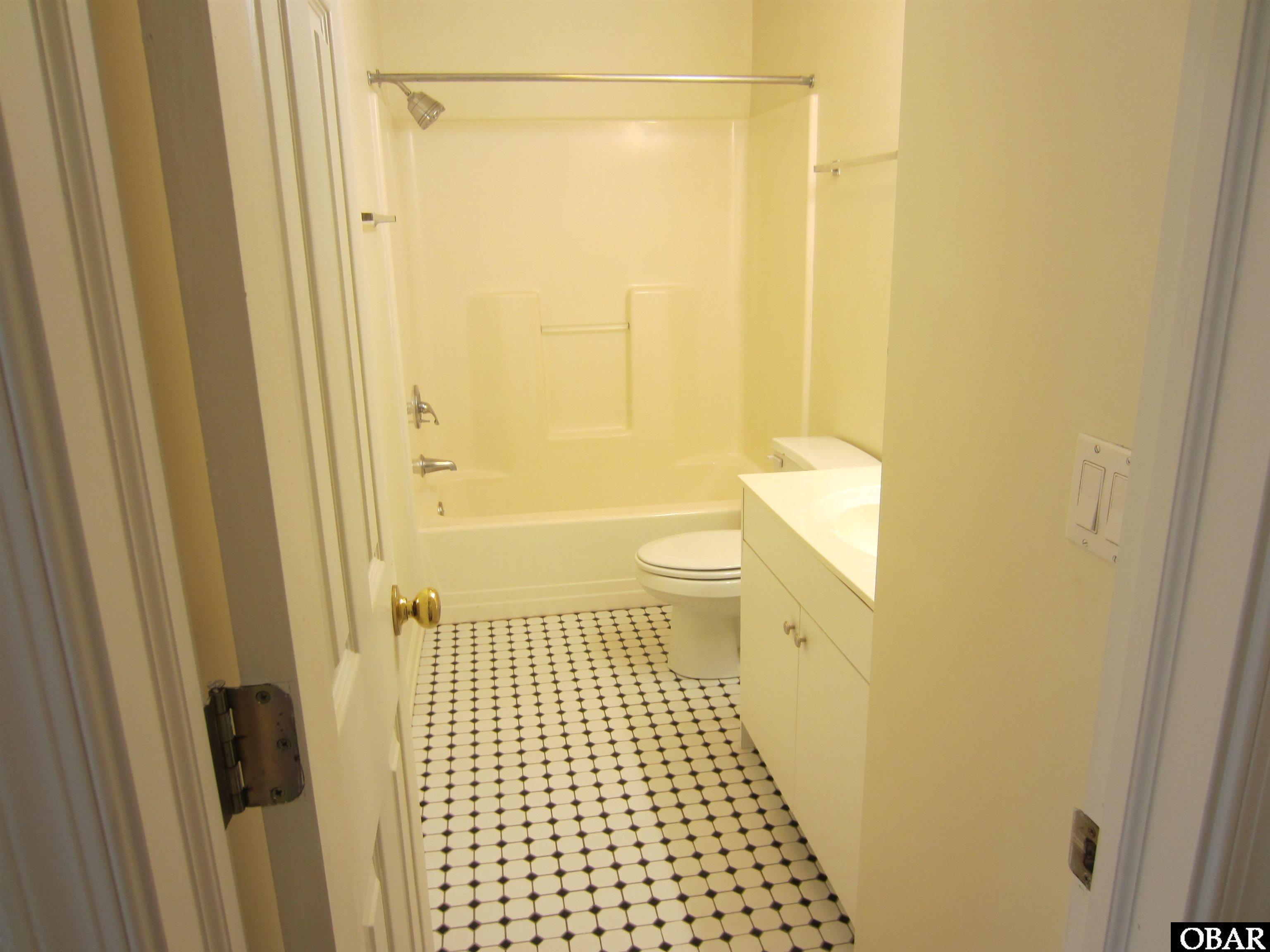 2013 Smithfield Street Kill Devil Hills, NC 27948 - Photo 6 of 18 Hall bathroom