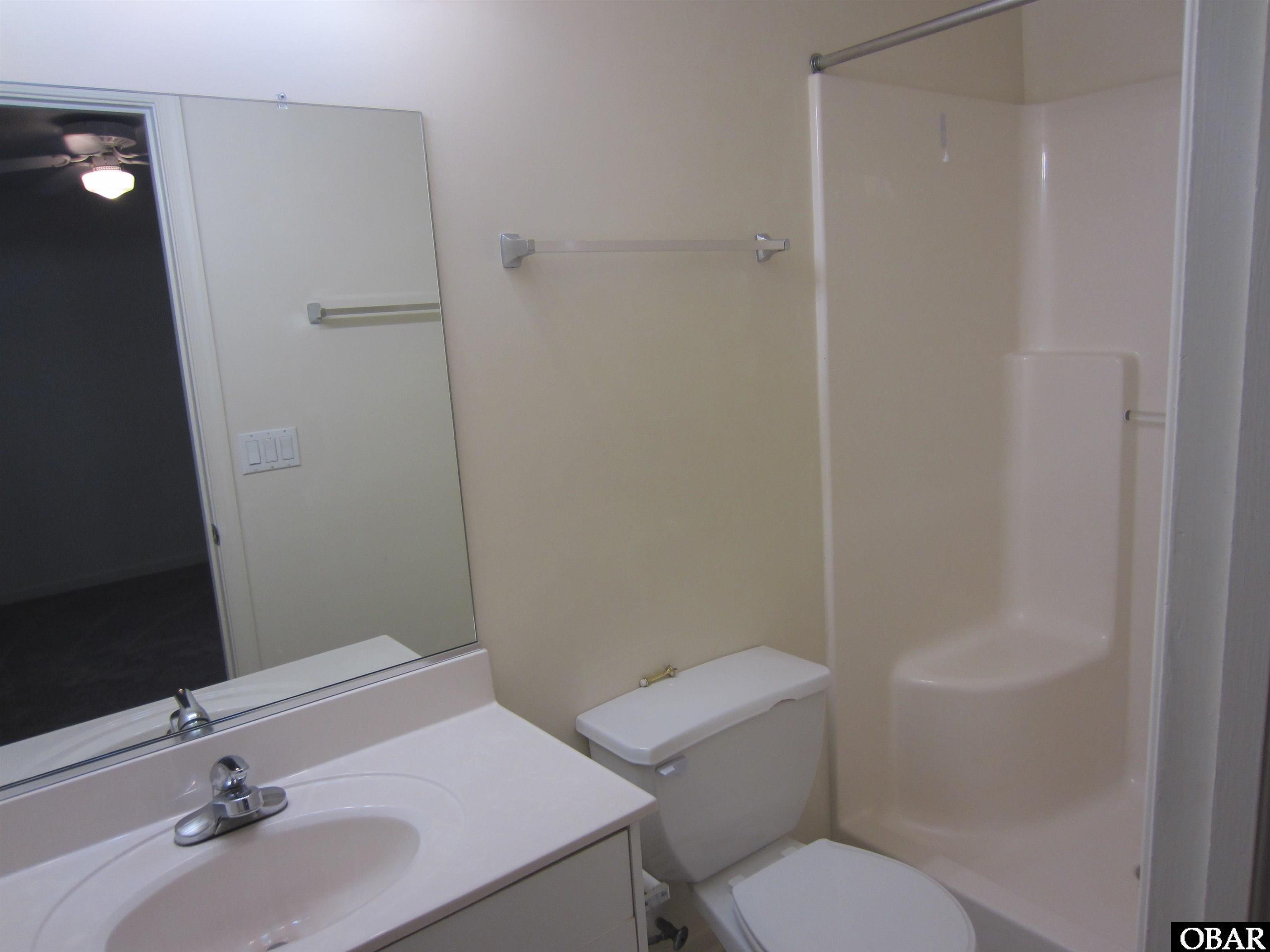 2013 Smithfield Street Kill Devil Hills, NC 27948 - Photo 8 of 18 Ensuite