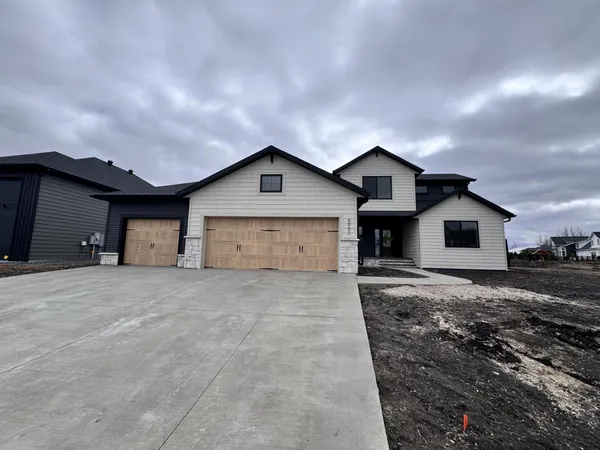 $889,869 | 6062 Wildflower Drive, Fargo, ND 58104