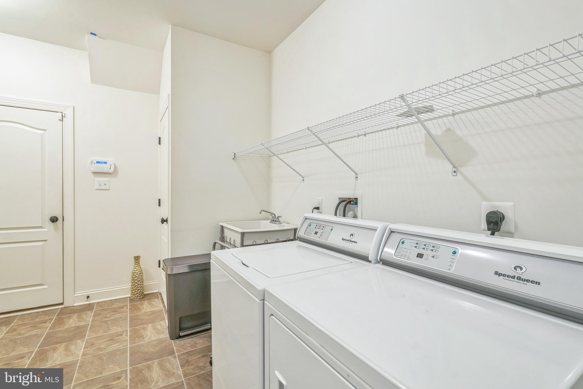 33 Liverpool Way Medford, NJ 08055 - Photo 30 of 36 Gallery Image 30