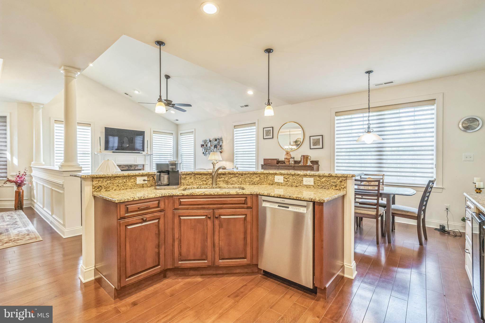 33 Liverpool Way Medford, NJ 08055 - Photo 6 of 36 Gallery Image 6