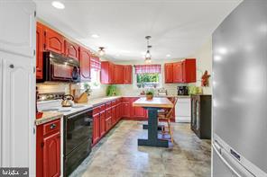 2415 West Chester Road Coatesville, PA 19320 - Photo 5 of 20 Kitchen