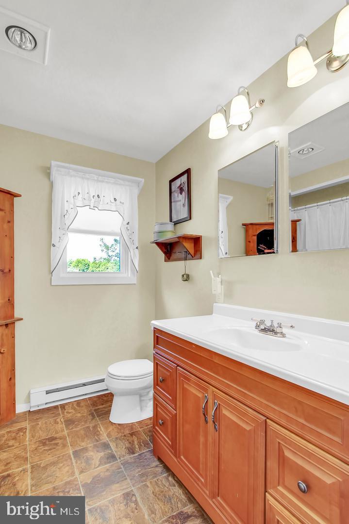 2415 West Chester Road Coatesville, PA 19320 - Photo 10 of 20 Hall bath