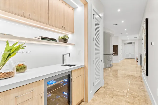 $9,495,000 | 6080 Southwest 104th Street, Pinecrest, FL 33156